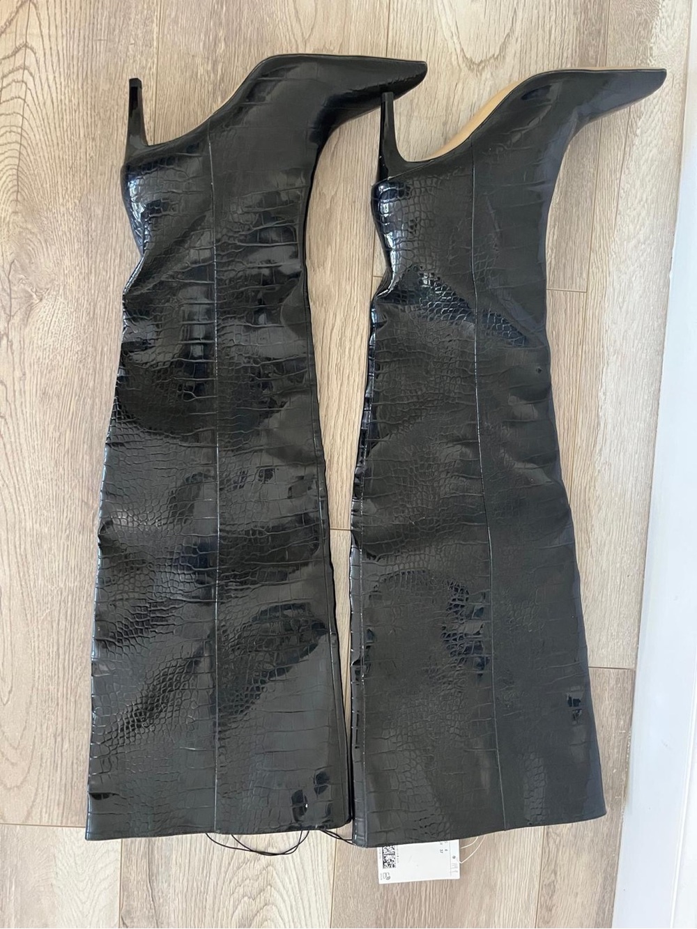 H&M Black Croc-Embossed Knee-High Stiletto Boots